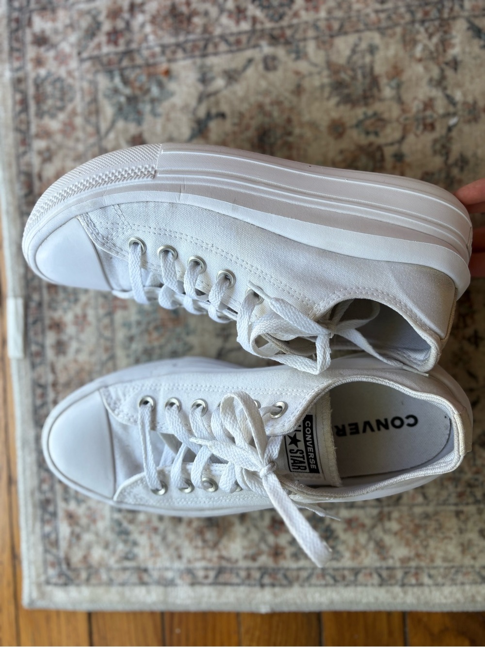 Women’s Lowtop Platform Converse White Canvas Size 8